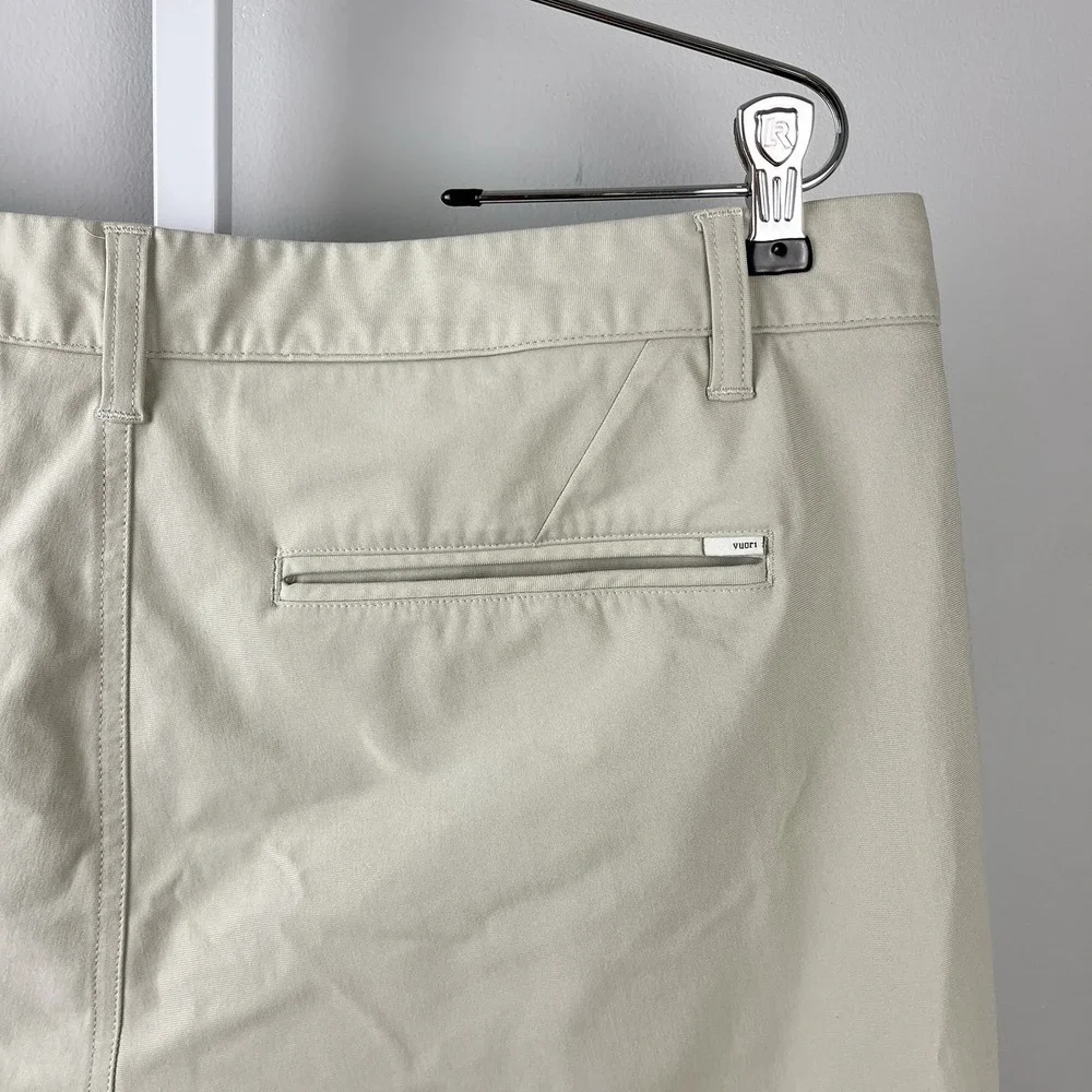 Vuori Meta Shorts Mens 36 Cream Performance Chino Stretch Golf